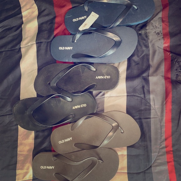 New and Gently Used Old Navy Flip Flops - Picture 1 of 1